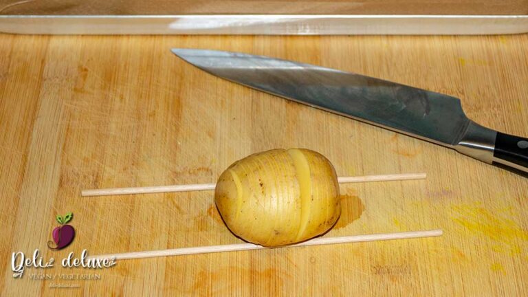 Knusprige Hasselback-Kartoffeln mit Pecorino