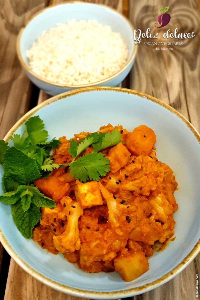 veganes Blumenkohl-Tofu-Korma