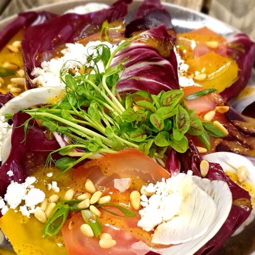 Rote-Bete Fenchel Salat auf Radicchio