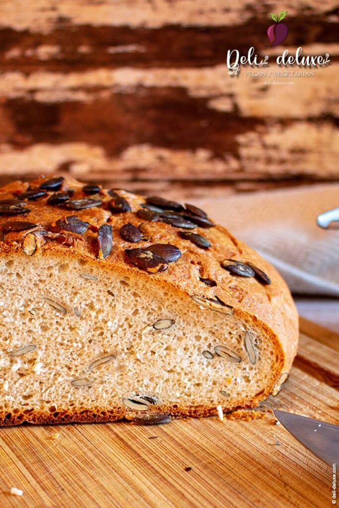 einfaches & günstiges Kürbiskernbrot zum Selberbacken