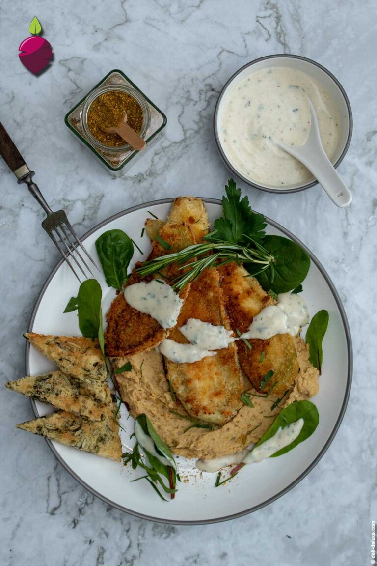 Auberginenschnitzel mit Weiße-Bohnen-Püree