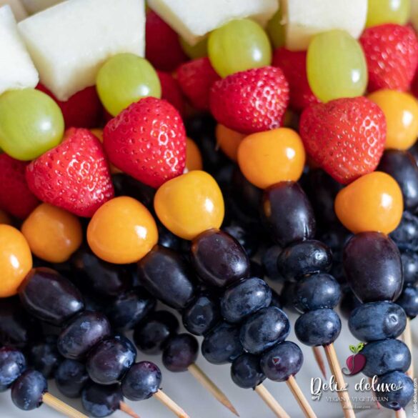 Bunte Obstspieße für Genuss und Deko!