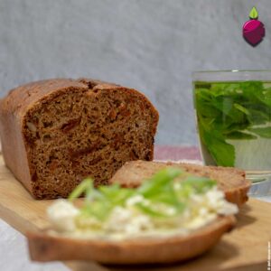 Dinkel-Vollkorn-Brot mit Rosmarin und Tomaten