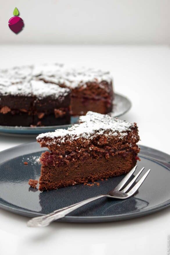 Veganer Schokoladen-Preiselbeer-Kuchen