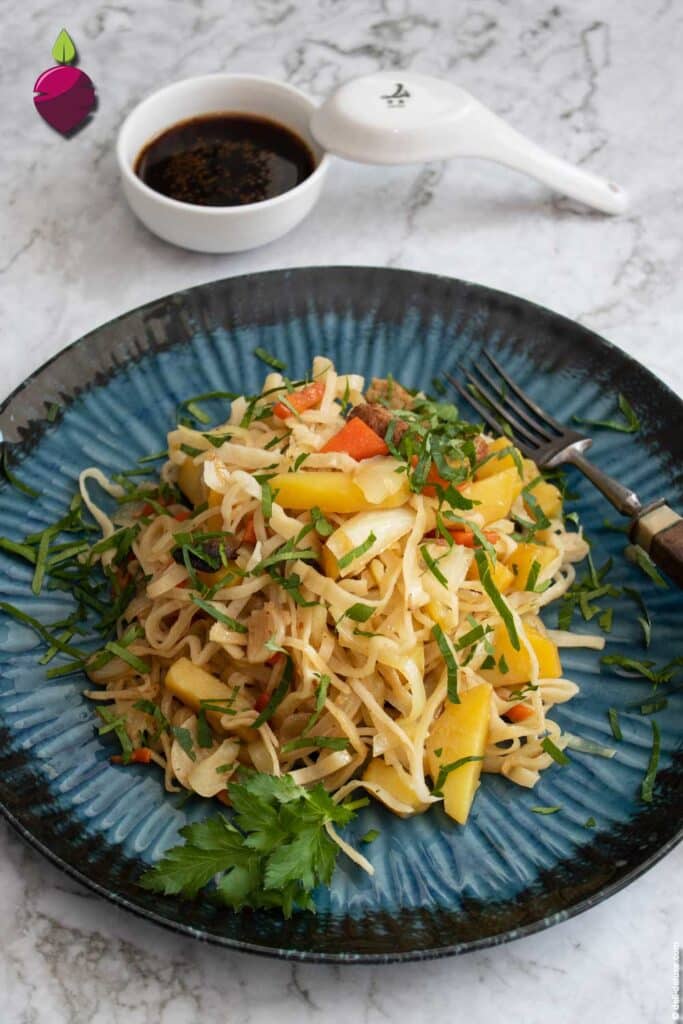 Veganes Tsuivan – Mongolische Nudeln mit Gemüse: Ein herzerwärmendes, einfaches Rezept